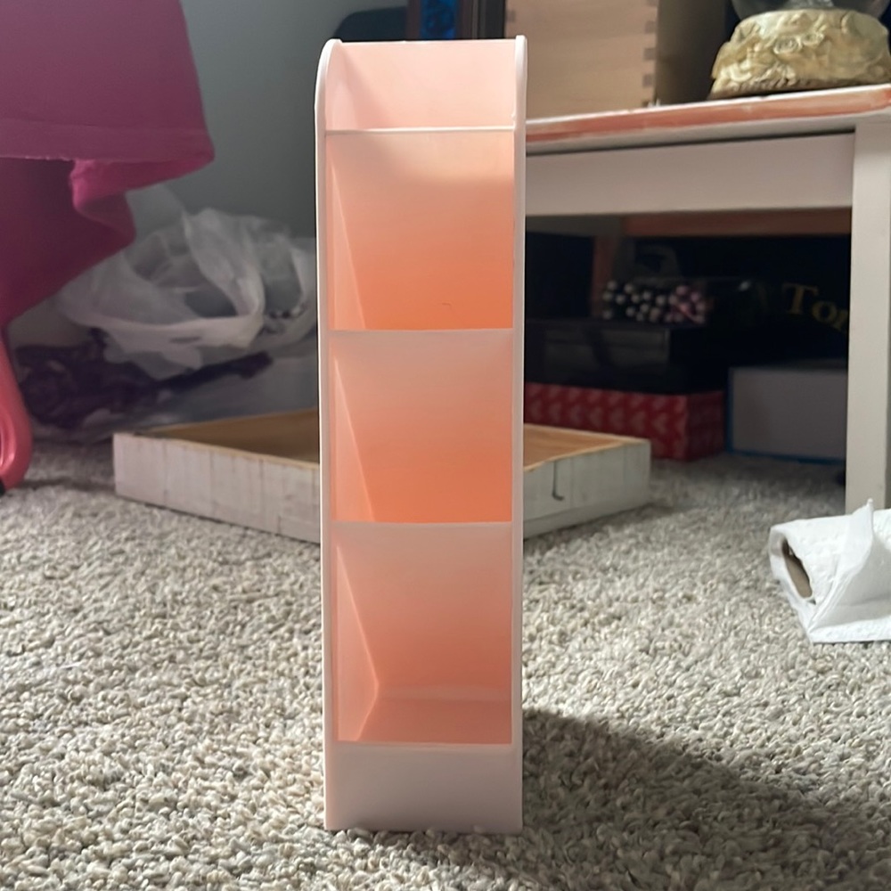 Pink beauty blender/makeup brush/pen holder